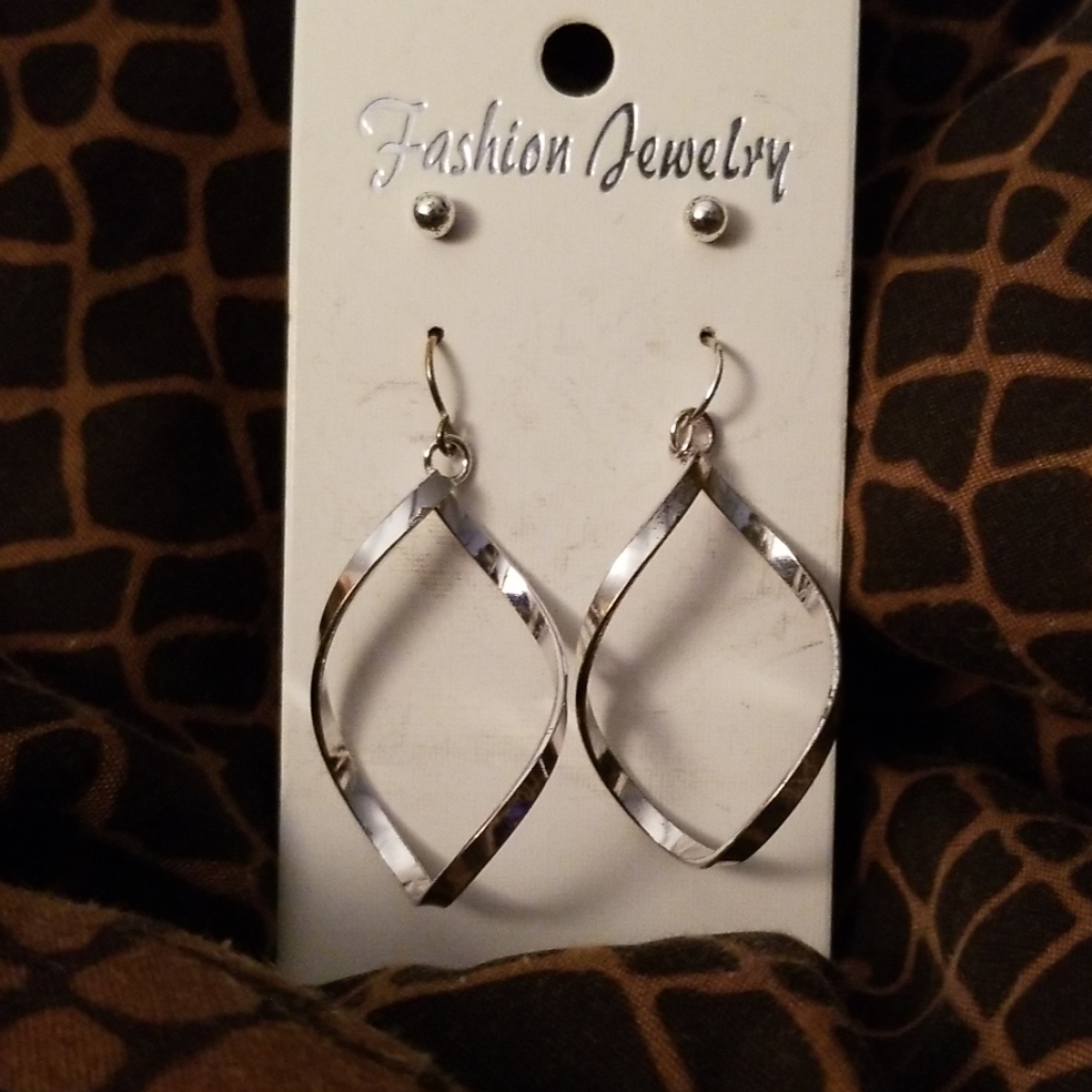 Infinity Loop Earring